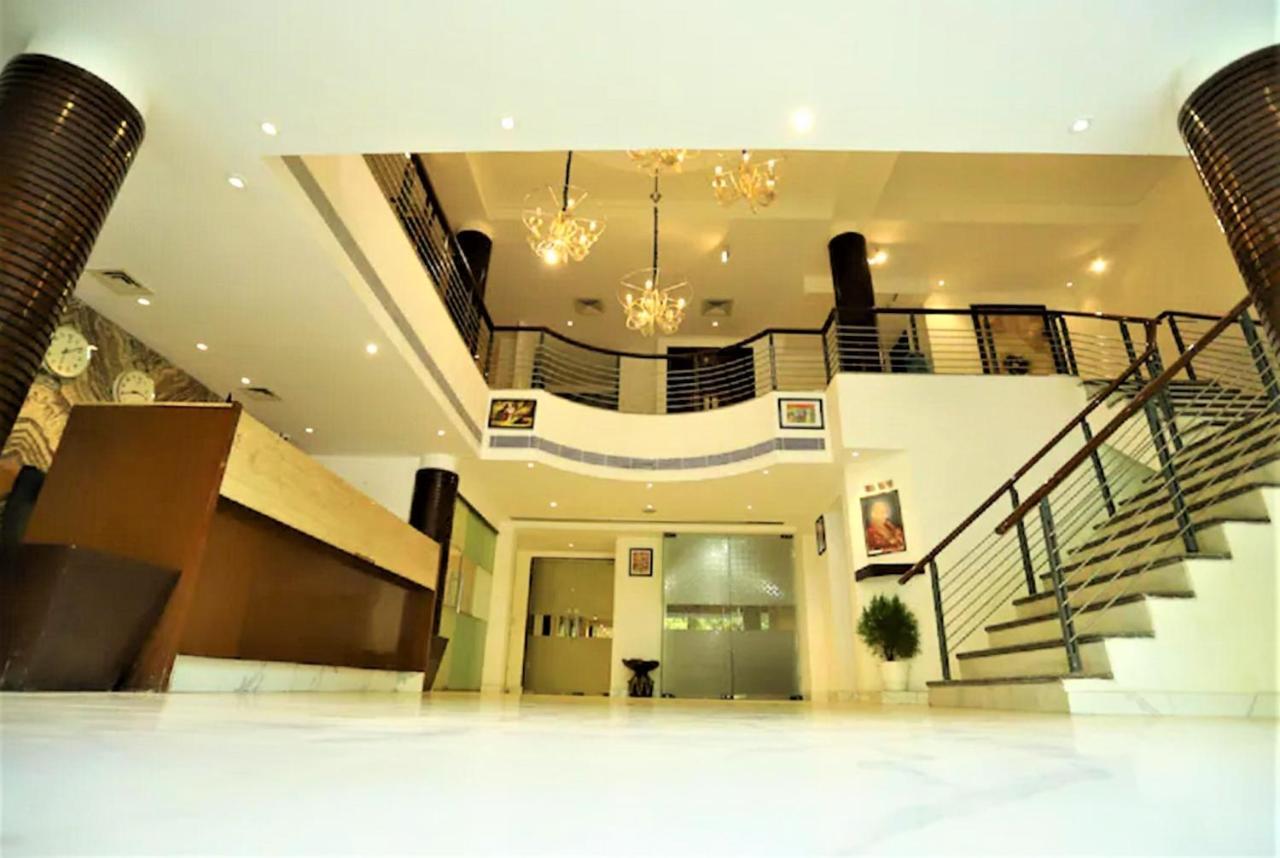 Hotel Arch International Nueva Delhi Exterior foto