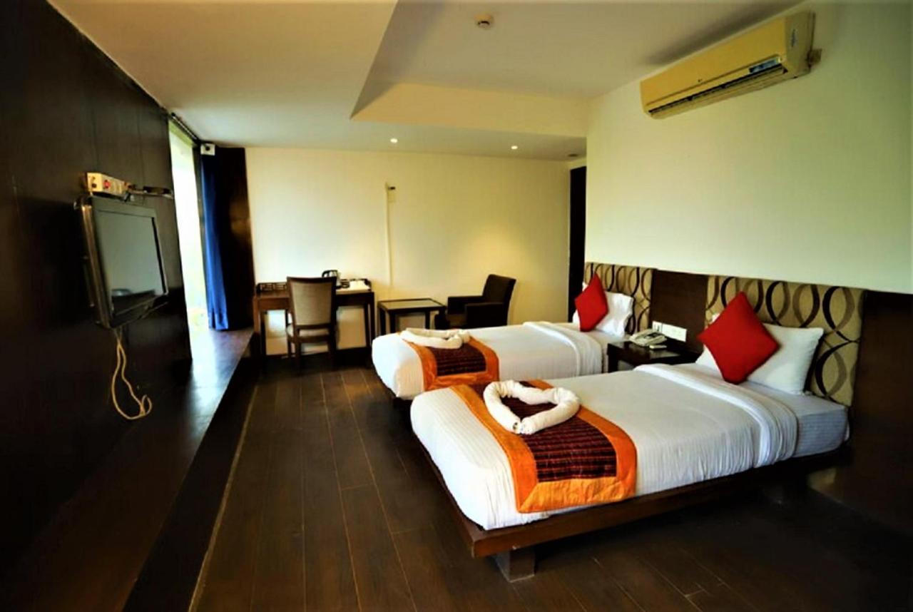 Hotel Arch International Nueva Delhi Exterior foto