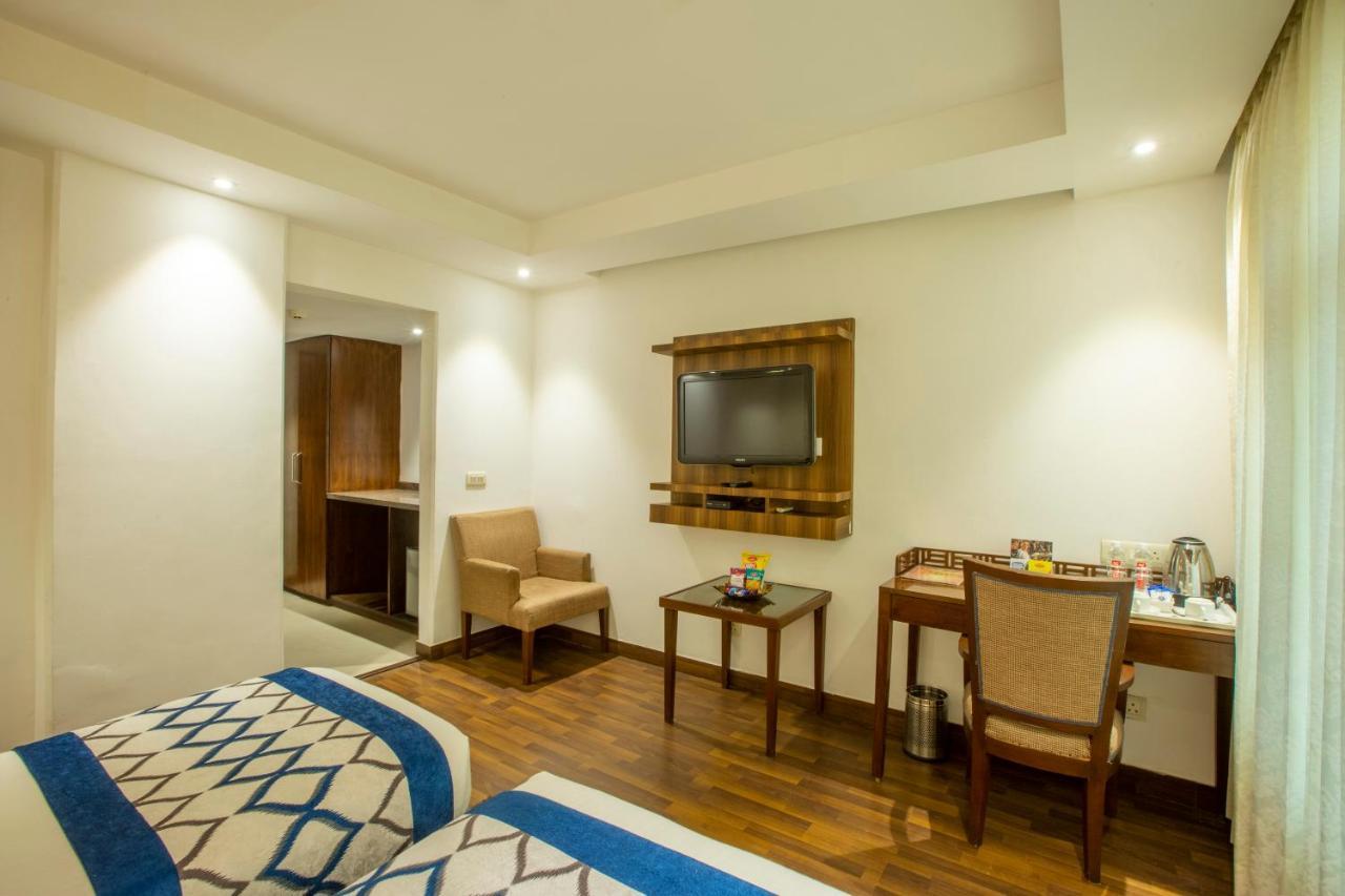 Hotel Arch International Nueva Delhi Exterior foto